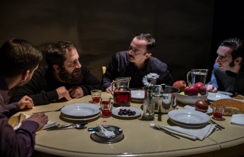 «Καλά, εσύ σκοτώθηκες νωρίς» στο Σύγχρονο Θέατρο