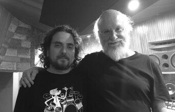 Διονύσης Σαββόπουλος και Στάθης Δρογώσης | Στο στούντιο Σιέρα, τον Νοέμβριο του 2017, για το τραγούδι «Λουλούδια στον γκρεμό»