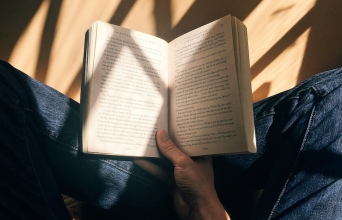 Τα καλύτερα βιβλία για τις γιορτές: Αστυνομικά και Dark Fantasy