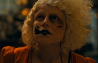 Κυκλοφόρησε το τρέιλερ της ταινίας «The Bride» της Μάγκι Τζίλενχαλ με τους Κρίστιαν Μπέιλ και Τζέσι Μπάκλεϊ