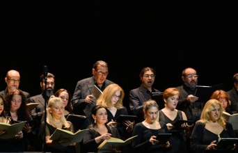 Η Χορωδία του Δήμου Αθηναίων στην εκδήλωση «Τρεις Θεατρικοί Μύθοι» στο Ολύμπια