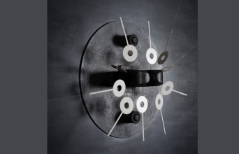 Takis, «Ταλάντωση της θάλασσας» (λεπτομέρεια), 1979 © Takis Foundation