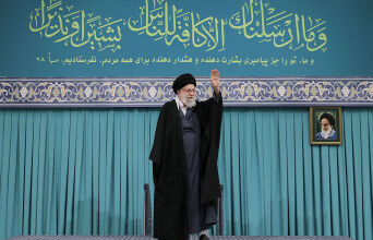 Το Ιράν επιβεβαίωσε: Νεκρός ο Αγιατολάχ Αλί Χαμενεί - Πανηγυρισμοί και πένθος στη χώρα