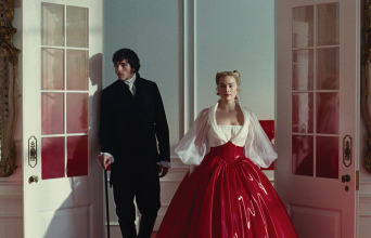 Ανεμοδαρμένα Ύψη: Από το ομώνυμο τραγούδι της Κέιτ Μπους στη νέα ταινία της Έμεραλντ Φένελ