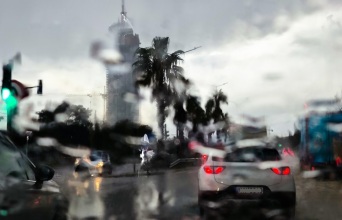 Καιρός αύριο: Βροχές σε όλη τη χώρα με 7 μποφόρ και πτώση θερμοκρασίας