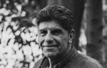 Γιάννης Μπέζος