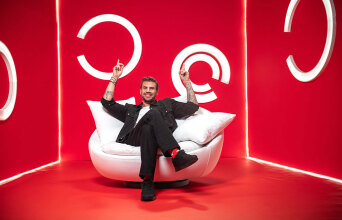 Άκης Πετρετζίκης