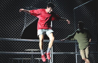 «Το ξύπνημα της άνοιξης» στην εφηβική σκηνή του Εθνικού Θεάτρου σε σκηνοθεσία Γιάννη Καραούλη