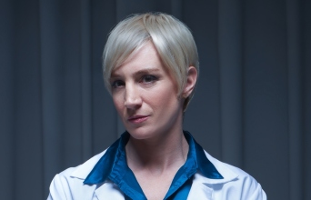 H Στεφανία Γουλιώτη στην παράσταση "The Doctor"