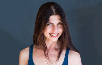 Νατάσα Παπαμιχαήλ: Η καλλιτεχνική διευθύντρια του θεάτρου Olvio και σκηνοθέτρια του έργου «Ο Μουνής» μιλάει στην Athens Voice