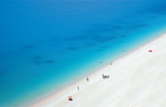 Εγκρεμνοί, στη Λευκάδα