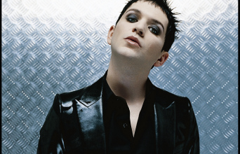 Βrian Molko: as androgynous as it gets