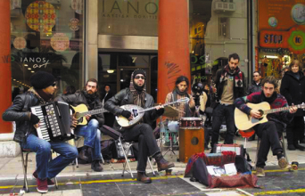 Οι Sailing Tomatoes, παραμονή Πρωτοχρονιάς, live στην πλατεία Αριστοτέλους