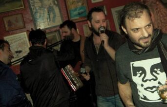 Ο Χρήστος Φερεντίνος στο Nueva Trova