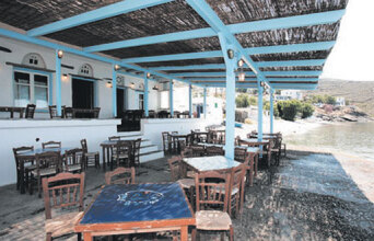 Θαλασσάκι, ταβέρνα με όλες της Τήνου τις νοστιμιές