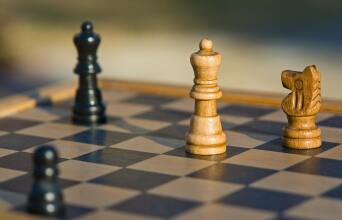 board-game-challenge-chess-163427_1.jpg