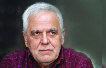 Πάσχος Μανδραβέλης