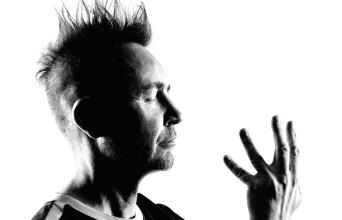 nigel-kennedy-bw23-copy2.jpg