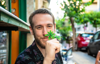 Ο Βασίλης Κεκάτος με τον... φοίνικα, © Θανάσης Καρατζάς