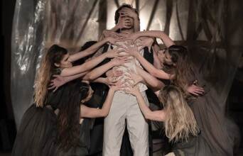 «Ορέστεια» / Ιώ Βουλγαράκη, Λίλλυ Μελεμέ, Γεωργία Μαυραγάνη / Αρχαίο Θέατρο Επιδαύρου / Φεστιβάλ Αθηνών & Επιδαύρου © Πάτροκλος Σκαφίδας