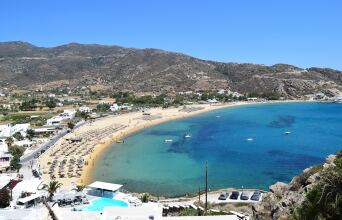 Ίος ©Matthew Waring/Unsplash