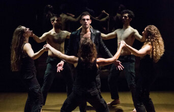 «Αντιγόνη» του Σοφοκλή σε σκηνοθεσία Σάββα Στρούμπου με την ομάδα Σημείο Μηδέν στο Θέατρο Άττις - Νέος Χώρος