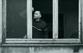 k.vita, o kosmos einai enas, ethniki luriki skini