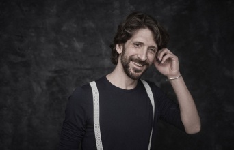 O τραγουδοποιός Alex Sid