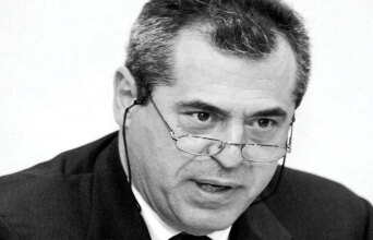 Ο Άγγελος Χατζάκης μιλάει στην ATHENS VOICE