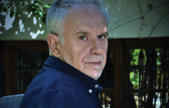 Ο ιστορικός κινηματογράφου και διευθυντής του εκδοτικού οίκου Αιγόκερος Γιάννης Σολδάτος διηγείται τη ζωή του στην A.V. 