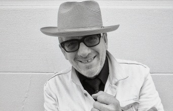 O Elvis Costello