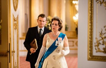 Η Ολίβια Κόλμαν ως Ελισάβετ στην σειρά του Netflix "the Crown"