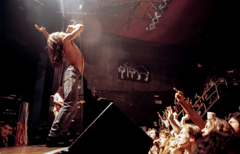 Στιγμιότυπο από συναυλία του Iggy Pop στον συναυλιακό χώρο Ρόδον Live