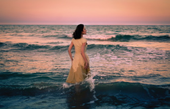 Σκηνή από την σειρά Wonderland στην Cosmote TV