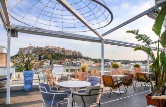 Η ολοκαίνουργια ταράτσα του Manouka