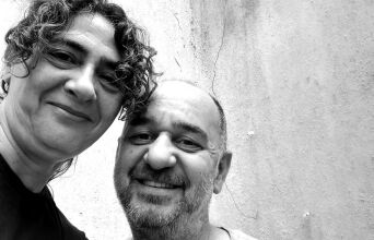 Η Χριστίνα Μοντεβέρδη και ο Πέτρος Τριαντάφυλλος μιλούν στην ATHENS VOICE για τη διαδικασία της αναδοχής