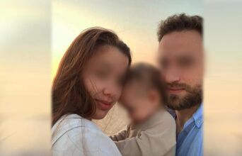 Καρολάιν Κράουτς, Μπάμπης Αναγνωστόπουλος