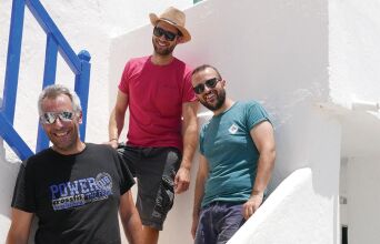 Τα μέλη του συγκροτήματος Phelekgundari 