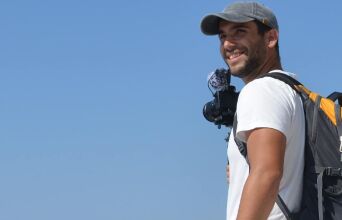 O Adventure travel blogger Δημήτρης Καρβέλης