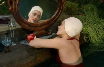 Η Μαριόν Κοτιγιάρ στην ταινία Annette