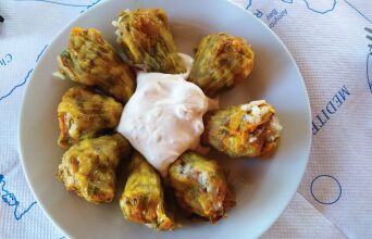 Γεμιστοί κολοκυθανθοί στην Κρήτη