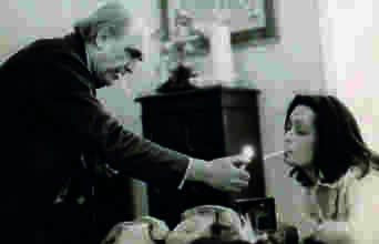 Ένας μεσημεριανός καφές με την Όλγα Μπακομάρου