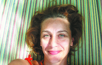 Η Θάσος της Αποστολίας Παπαδαμάκη