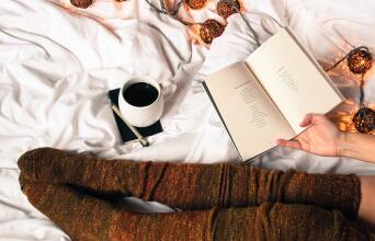 Βιβλιοπαρουσιάσεις: Ξεφυλλίζουμε 32 βιβλία ελληνικής και ξένης λογοτεχνίας και προτείνουμε ιδέες και τίτλους. 