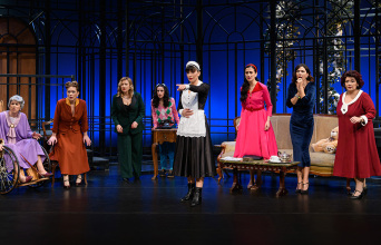 «8 γυναίκες» στο Θέατρο Αλίκη