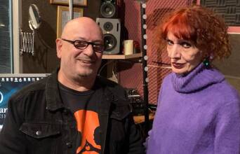 Γιώργος Παυριανός και Ζυράννα Ζατέλη σε στούντιο ηχογράφησης