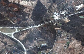 Πόλεμος Ουκρανία: Ρωσική στρατιωτική οχηματοπομπή βόρεια του Κιέβου