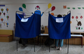 Εθνικές εκλογές - Στιγμιότυπο από την εκλογική διακδικασία σε εκλογικό τμήμα της Αθήνας