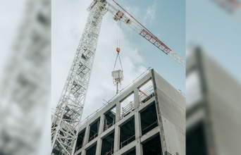 Φωτογραφία από κτίριο υπό κατασκευή.