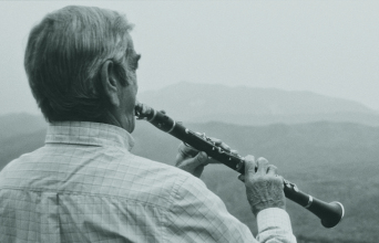 «Ενθύμιον» που σκηνοθετεί ο Νίκος Ζιώγας, σε σενάριο των Νίκου Ζιώγα, Μίμη Χρυσομάλλη